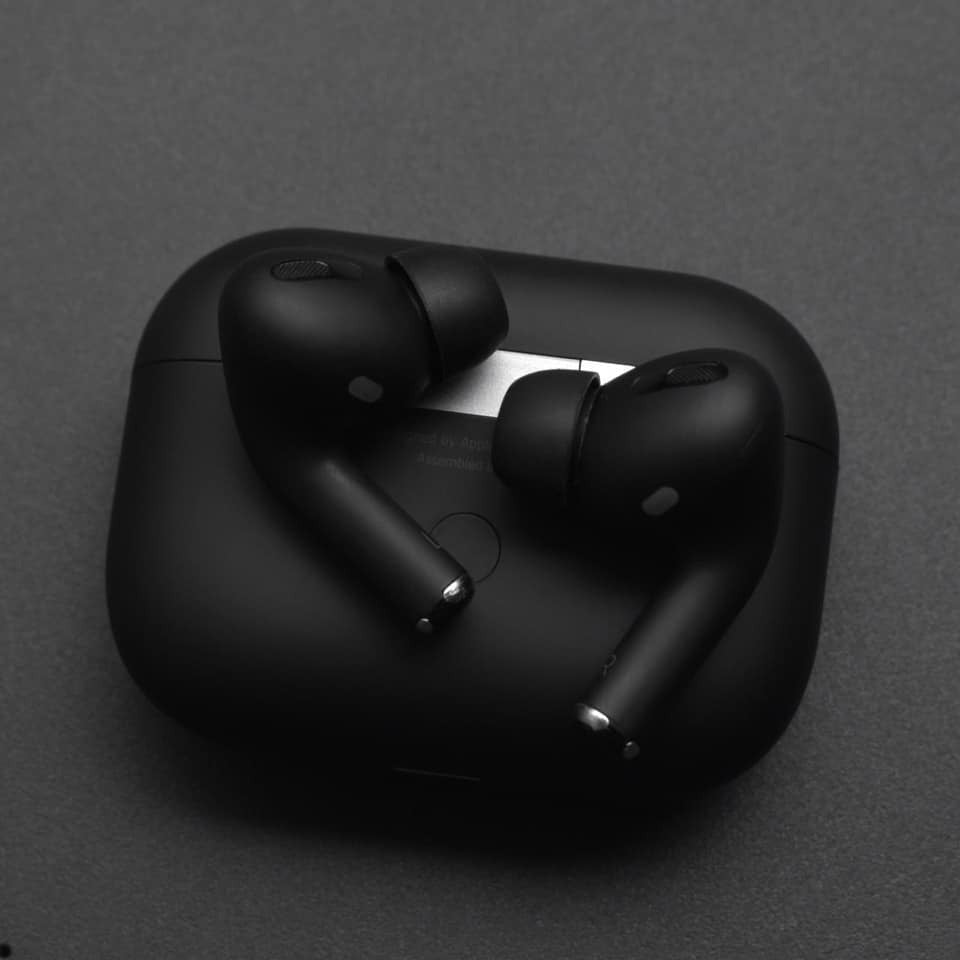 "Black Matt Airbuds🖤 (pro 2) ANC🔥 Made in USA